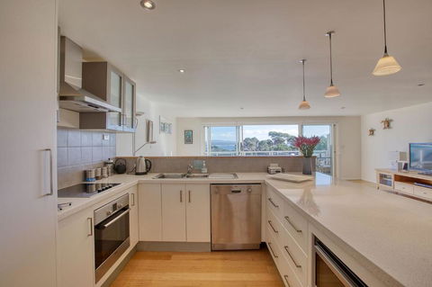 Quarterdeck Apartment - Tourism Caloundra 3