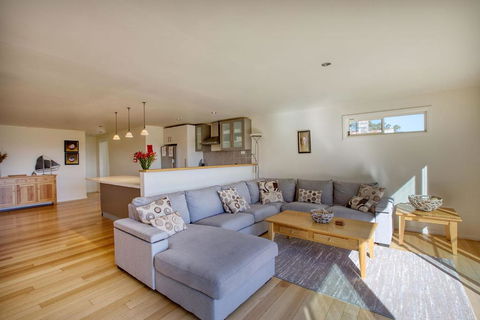 Quarterdeck Apartment - Tourism Caloundra 1