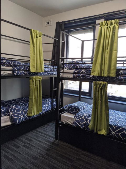 Queen Victoria Hostel - Tourism Caloundra 2