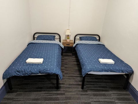 Queen Victoria Hostel - Tourism Caloundra 3