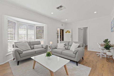 Quiet 2-Bed Retreat With Private Courtyard - Tourism Caloundra 0