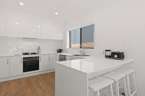 Quiet 2-Bed Retreat With Private Courtyard - Tourism Caloundra 1