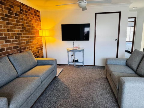 Quiet, 2bdrm Retreat In Tamworth - Tourism Caloundra 0