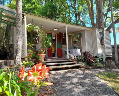 Quirky Cottage In Centre Of Maleny, Walk Everywhere - Tourism Caloundra 0