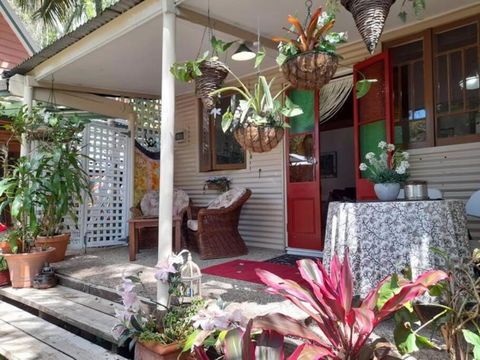 Quirky Cottage In Centre Of Maleny, Walk Everywhere - Tourism Caloundra 3