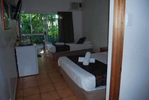 Rainforest Motel - Tourism Caloundra 3