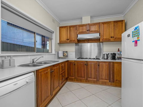 Read Place Retreat - Tourism Caloundra 2