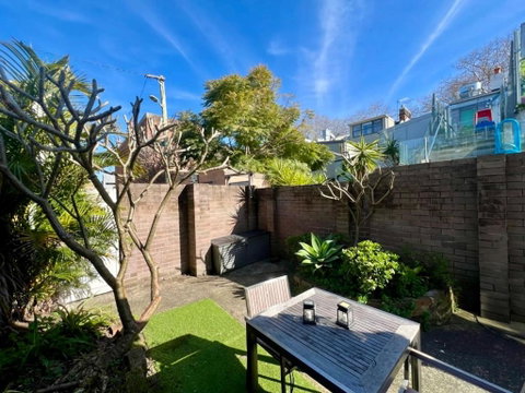 Rear Garden Suite - Tourism Caloundra 0