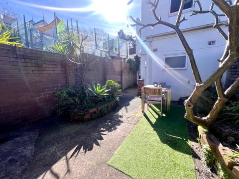 Rear Garden Suite - Tourism Caloundra 2