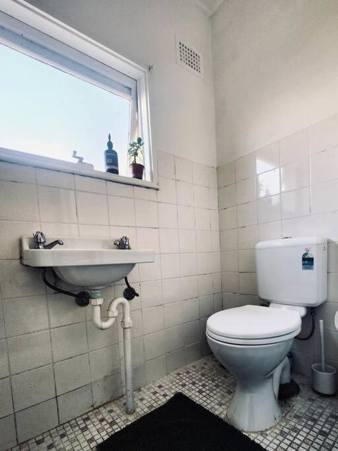 Rear Garden Suite - Tourism Caloundra 3