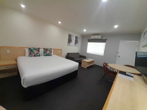 Red Bridge Motor Inn - Tourism Caloundra 3