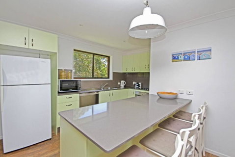 Red Door Beach House - Tourism Caloundra 1