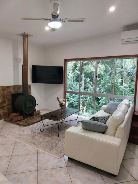 Rainforest Retreat-Fireplace-BBQ-3 Acres- - Tourism Caloundra 1