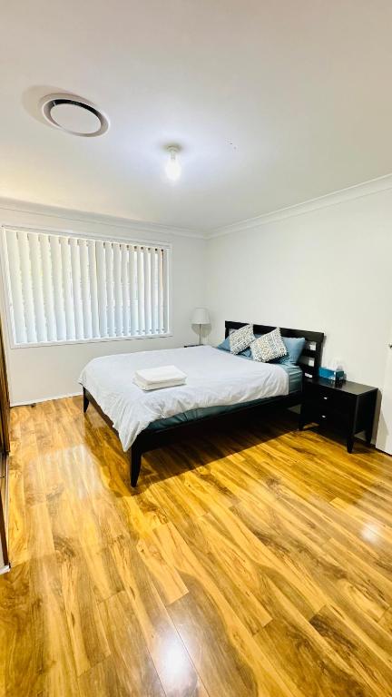 Quiet Family Townhouse In Wollongong CBD - Tourism Caloundra 2