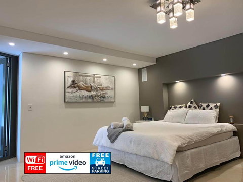 Putney Studio, Short Drive To Parklands & Olympic Park - Tourism Caloundra 2