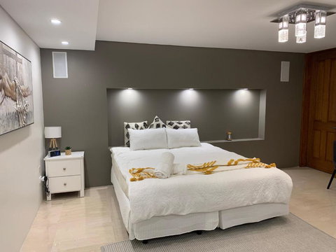 Putney Studio, Short Drive To Parklands & Olympic Park - Tourism Caloundra 3