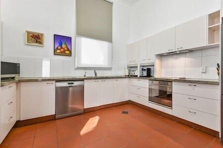 Aston On Church - Luxury Accommodation - Tourism Caloundra 3