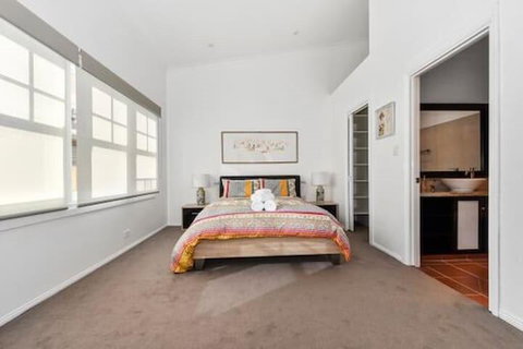 Aston On Church - Luxury Accommodation - Tourism Caloundra 2