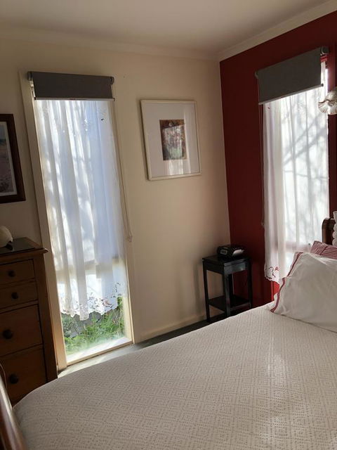 At The Gallery - Tourism Caloundra 2