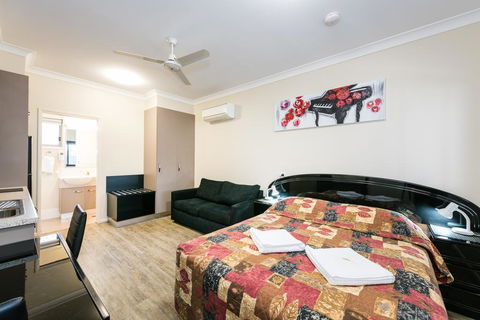 Athena Studio Units - Tourism Caloundra 1