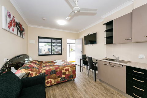 Athena Studio Units - Tourism Caloundra 2