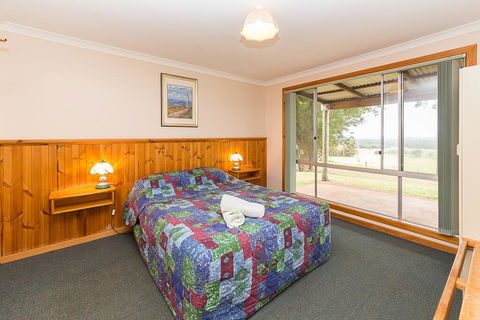 Augusta Sheoak Chalets - Tourism Caloundra 1