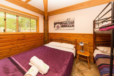 Augusta Sheoak Chalets - Tourism Caloundra 3