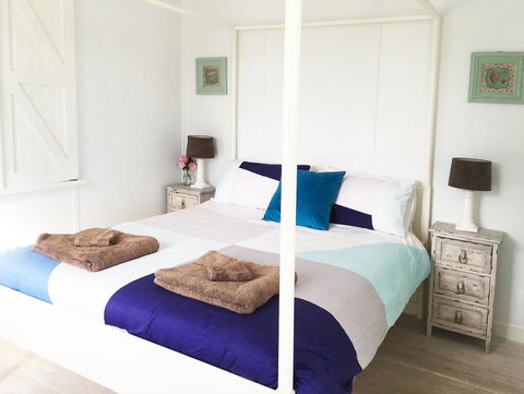 Aurora Beachfront Cottage - Tourism Caloundra 1