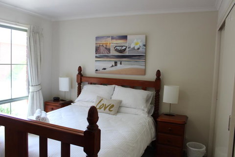Australian Home Away Ringwood Bardia - Tourism Caloundra 2