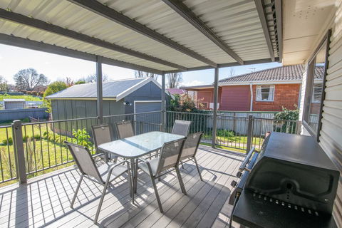 Autumn St - Trendy East Orange - Near CBD - Tourism Caloundra 3