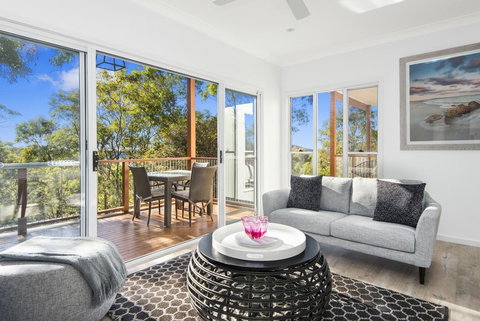 Avalon Tree House - Tourism Caloundra 0