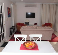 Azalea Villa - Close to the City of Perth - Tourism Caloundra