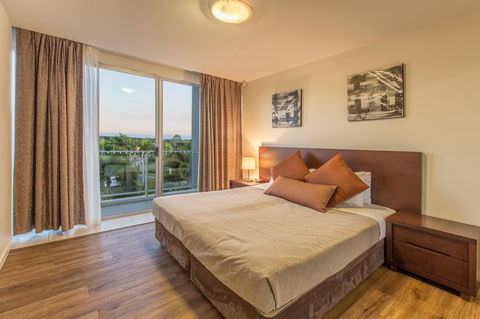 Azzura Greens Resort - Tourism Caloundra 2