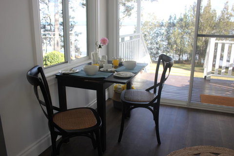 B & B On The Water - Tourism Caloundra 2