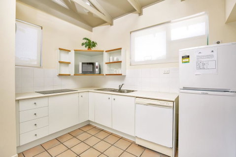 Baden 11 - Rainbow Shores, Couples Beachside Escape, Aircon, Pools - Tourism Caloundra 1