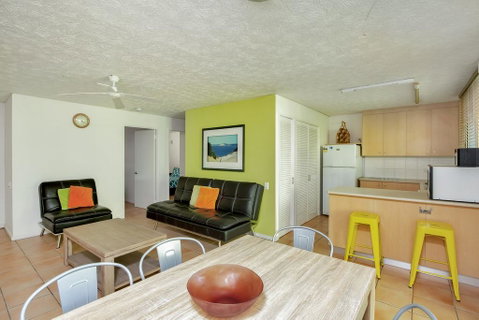 Baden 35 - Rainbow Shores, Walk To Beach, Pools, Tennis Court - Tourism Caloundra 1