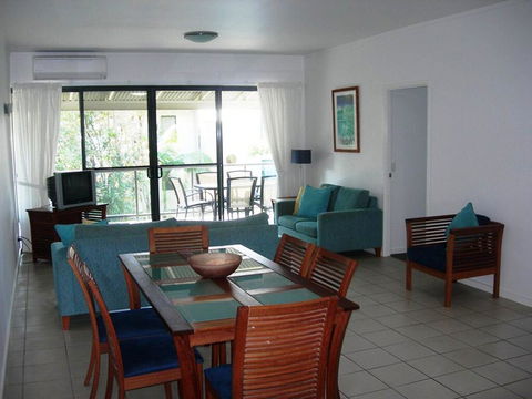 Baden 45 - Rainbow Shores, Beachside Unit, Aircon, Swimming Pool, Tennis Court - Tourism Caloundra 2