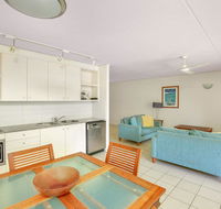 Baden 61 - Rainbow Shores Air conditioned Unit Walk To Beach Pool Tennis court - Tourism Caloundra