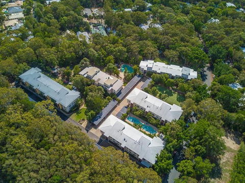 Baden 90 - Rainbow Shores, Resort Unit, Pools, Tennis Court, Walk To Beach - Tourism Caloundra 3