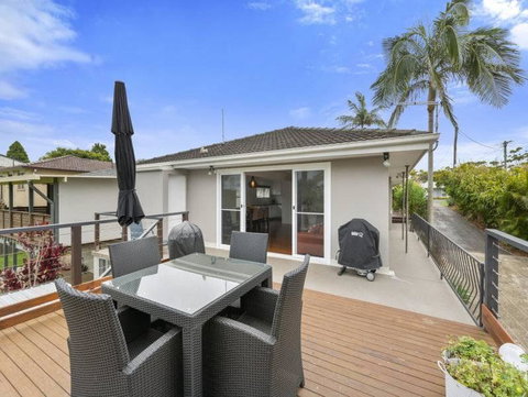Bailey House - Tourism Caloundra 1
