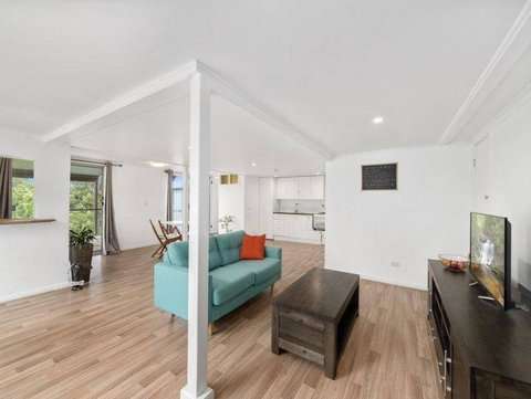 Bailey House - Tourism Caloundra 0