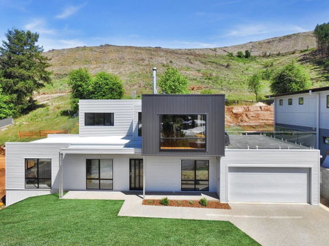 Balcony To Bogong - Modern House Ten Minute Stroll To Town - Tourism Caloundra 0