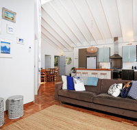 Balena  Culburra - Pet Friendly - 1 Min Walk to Beach - Tourism Caloundra