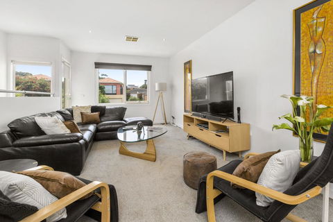 BANGALOW - MORNINGTON - Tourism Caloundra 3