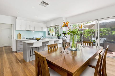 BANGALOW - MORNINGTON - Tourism Caloundra 1
