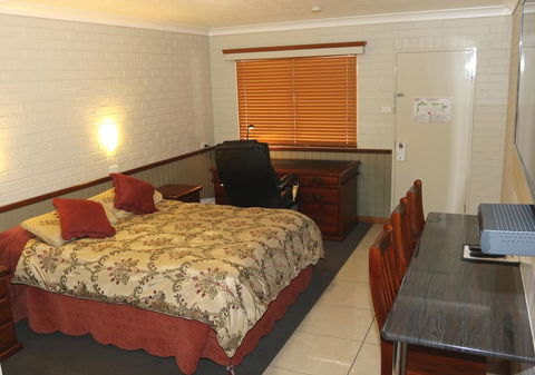 Barcaldine Country Motor Inn - Tourism Caloundra 2