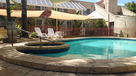 Barham Bridge Motor Inn - Tourism Caloundra 0