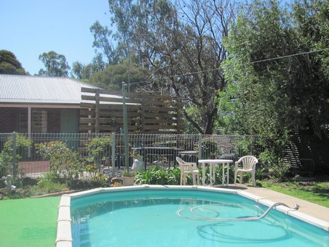 Barham Colonial Motel - Tourism Caloundra 1