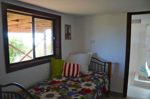 Barrels Beach House, 28 Dulconghi Street - Tourism Caloundra 1