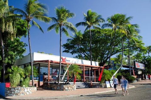 Base Airlie Beach - Tourism Caloundra 0